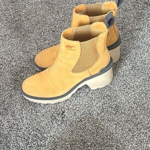Sorel Women's Mustard Ankle Booties